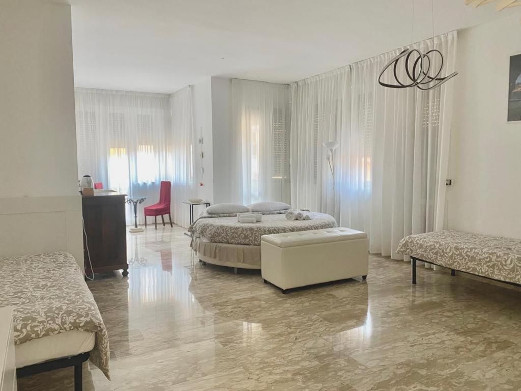 Via Del Corso Room&Suite Matera Exterior photo